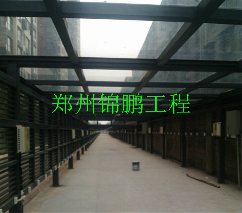 通利車棚現場
